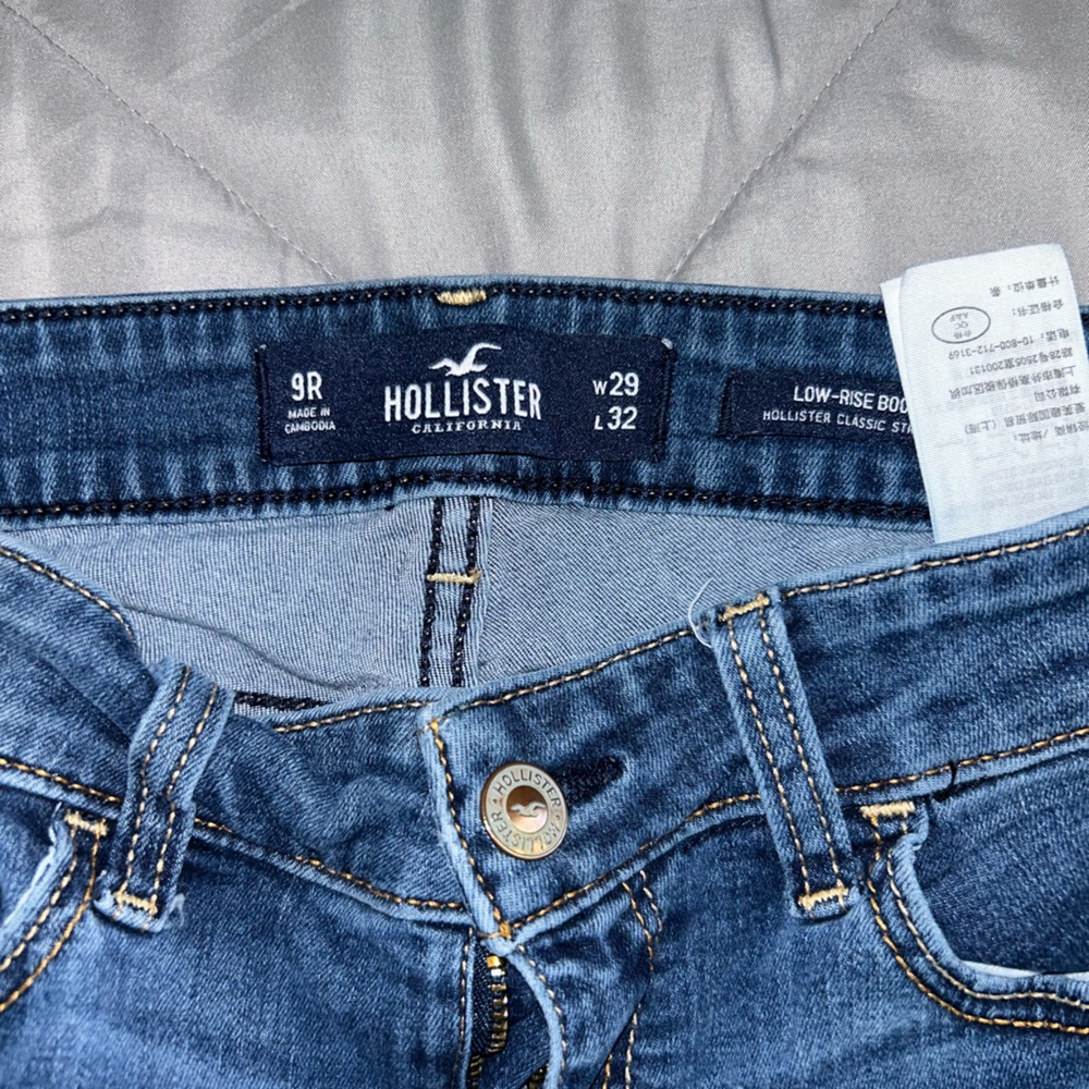 WOMENS 9R HOLLISTER MID RISE BOOT CUT JEANS